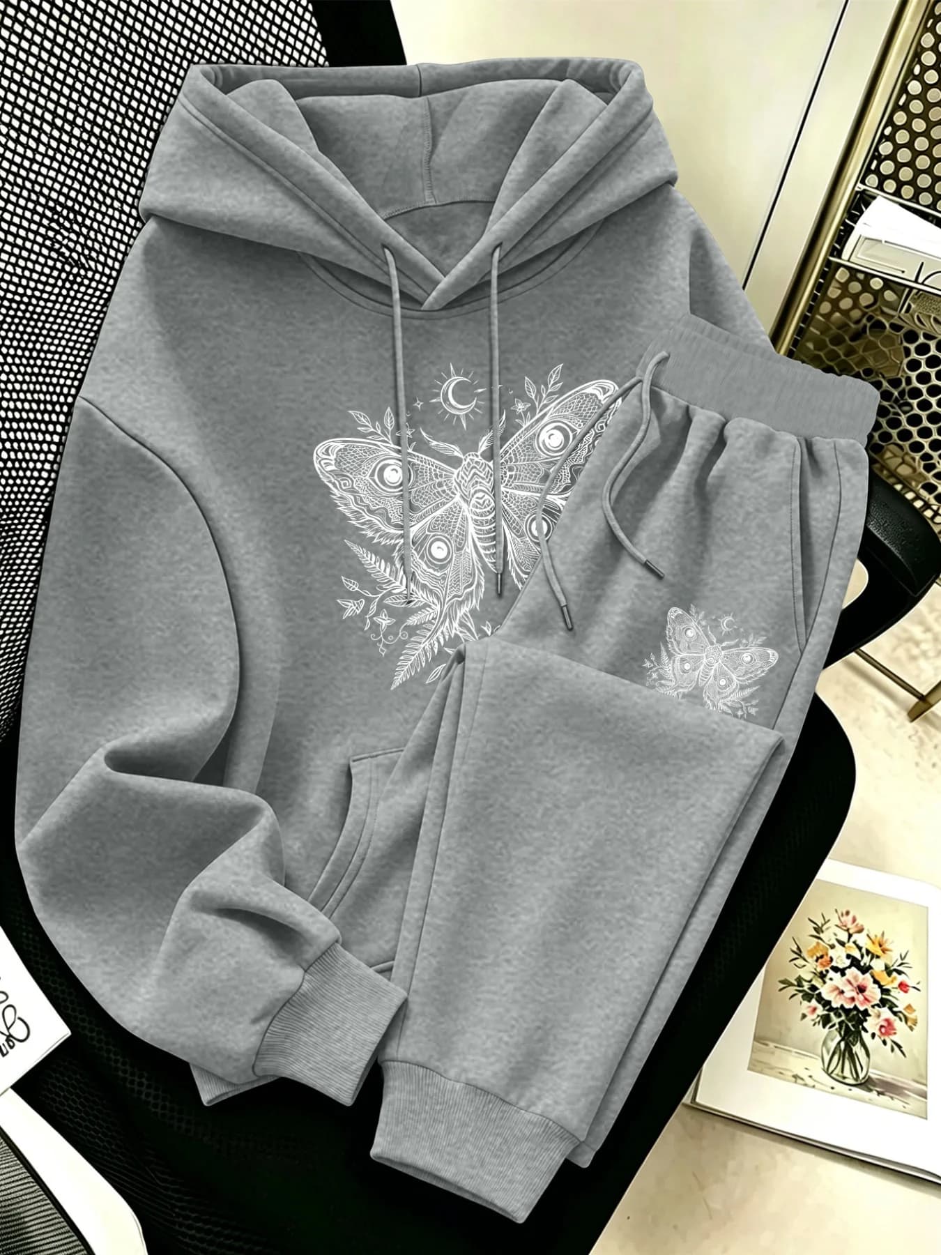 Women Mystic Butterfly Moon Intertwined Print Hoodie Sweatpants 2‑Piece Set Soft Comfort Casual